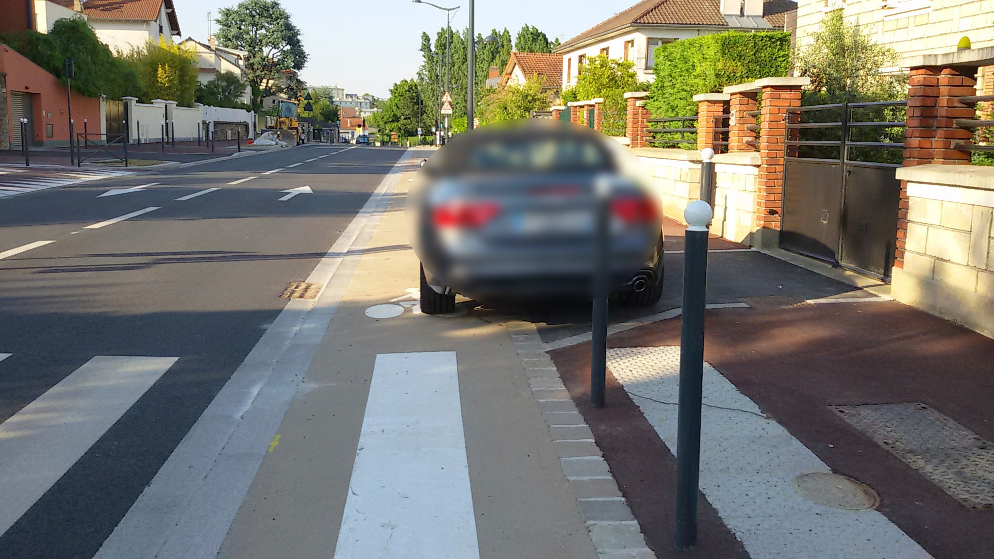 20180520_191424_Voiture-Floue
